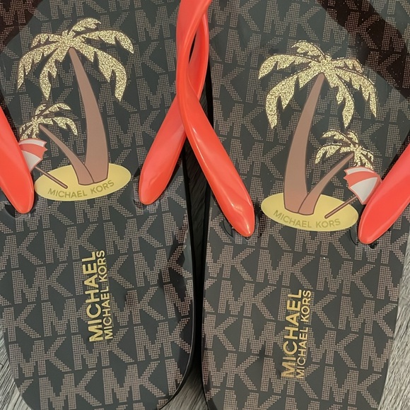 Michael KORS size 10 NEW🙌 Excellent Condition REDUCED $40 obo - Picture 4 of 5